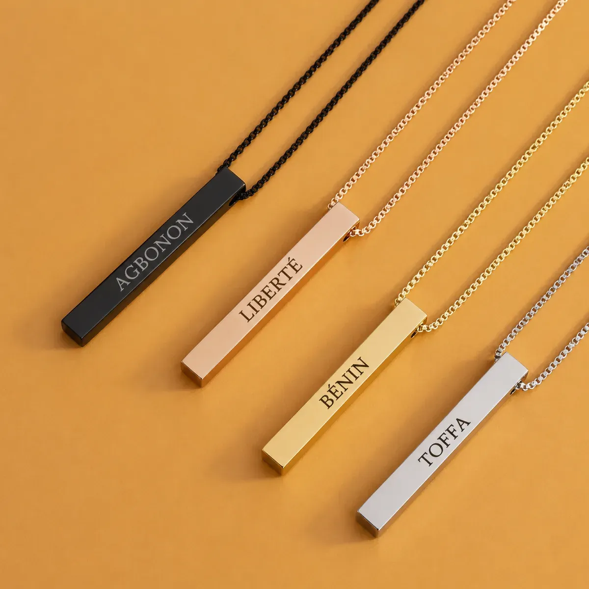 Pendentif barre gravé, Bois & métal